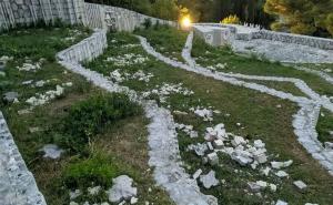 Federalna vlada izdvaja 200.000 KM za obnovu Partizanskog groblja u Mostaru